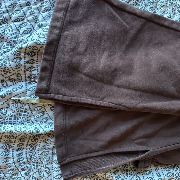 Like new vuori sweatpants in the style Sedona wide leg pants. - Picture 12 of 16